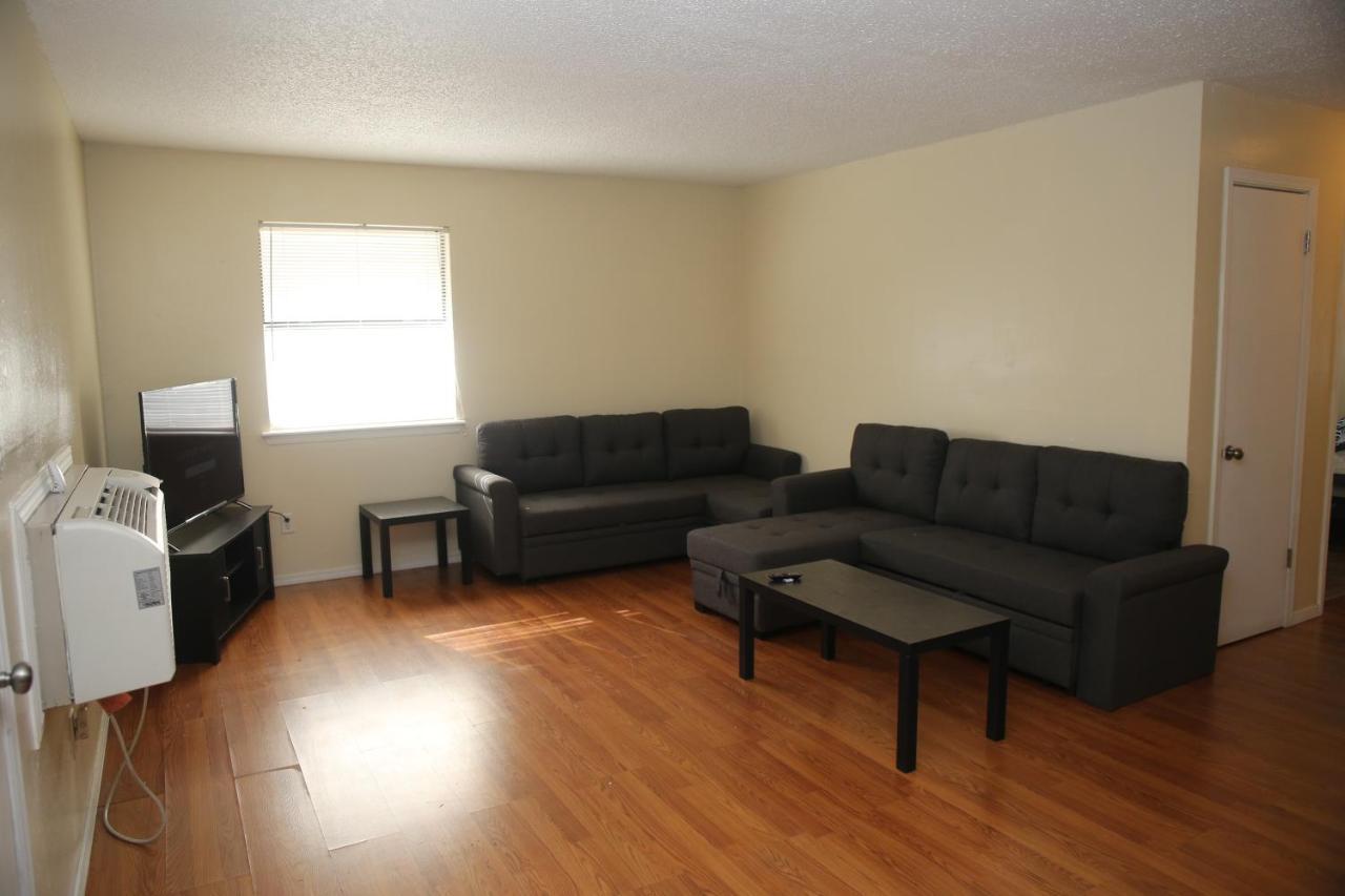 2 Bed/ 1 Bath Next To Ft. Sill Apartment Lawton Bagian luar foto